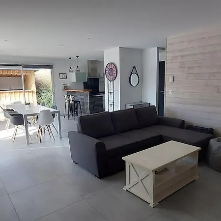 Ocean, Environnement Calme Avec Piscine Chauffee 10 Min De L'ocean Le Porge